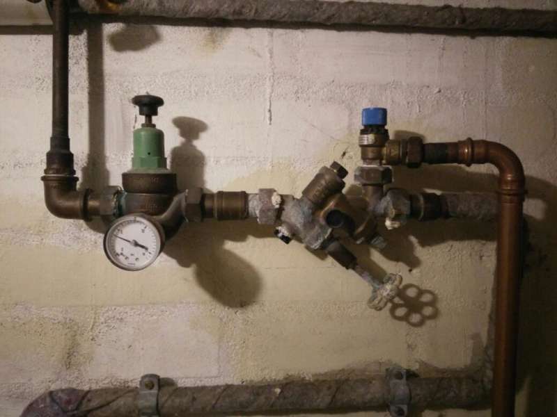 BAU.DE / BAU-Forum: 4. Bild zu Frage "Reihenhaussanierung 1963: Elektrik, Wasserleitungen, Heizung &ndash; Kosten & Vorgehen?" im BAU-Forum "Modernisierung / Sanierung / Bausch&auml;den"