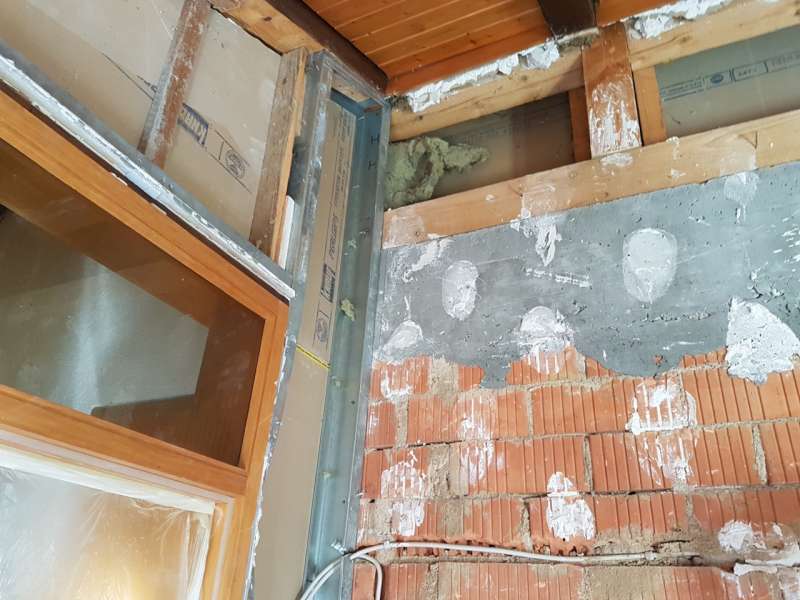 BAU.DE / BAU-Forum: 4. Bild zu Frage "Dachd&auml;mmung, Seitenwand & Decke abh&auml;ngen: Anleitung, Material & Risiken im Altbau?" im BAU-Forum "Modernisierung / Sanierung / Bausch&auml;den"