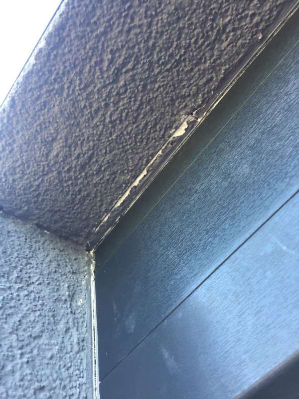BAU.DE / BAU-Forum: 2. Bild zu Frage "Putzrisse am Fensteranschluss: Ursachen, Reparatur & Abdichtung vom Fachbetrieb?" im BAU-Forum "Modernisierung / Sanierung / Bausch&auml;den"
