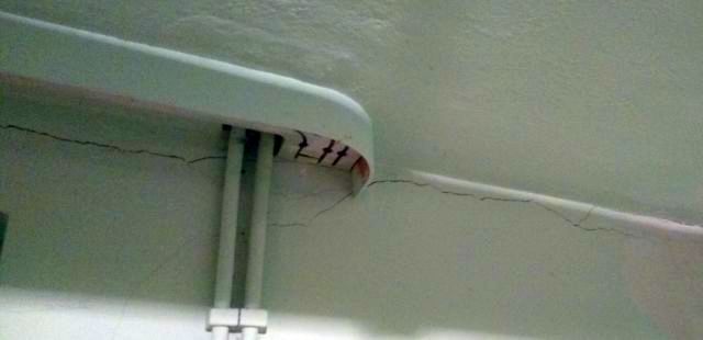 BAU.DE / BAU-Forum: 1. Bild zu Frage "6 Jahre alter Wasserschaden: Ursachen, Folgesch&auml;den & Sanierungskosten?" im BAU-Forum "Modernisierung / Sanierung / Bausch&auml;den"