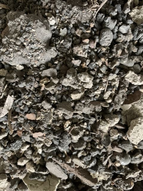 BAU.DE / BAU-Forum: 2. Bild zu Frage "Alt-D&auml;mmmaterial gefunden: Was tun? Entsorgung, Analyse & Gefahren bei Sanierung?" im BAU-Forum "Modernisierung / Sanierung / Bausch&auml;den"