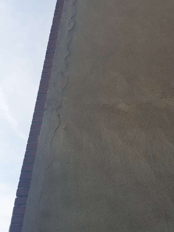 BAU.DE / BAU-Forum: 2. Bild zu Frage "Wandrisse Außenwand: Ursachen erkennen, Sanierung & Kosten im Überblick" im BAU-Forum "Modernisierung / Sanierung / Bauschäden" BAU.DE / BAU-Forum: 2. Bild zu Frage "Wandrisse Außenwand: Ursachen erkennen, Sanierung & Kosten im Überblick" im BAU-Forum "Modernisierung / Sanierung / Bauschäden"