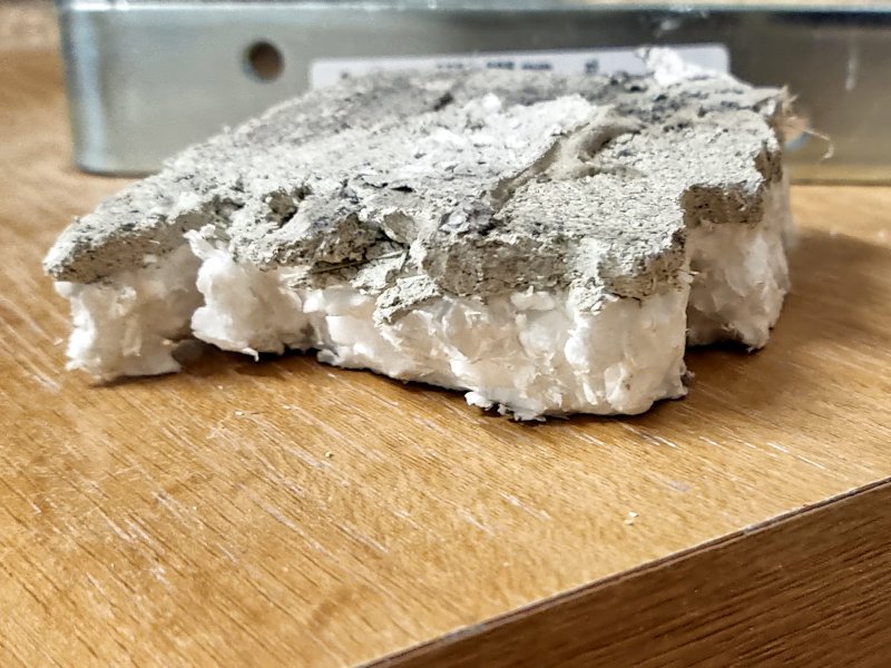 BAU.DE / BAU-Forum: 1. Bild zu Frage "Asbest erkennen: Bildanalyse, typische Materialien & Risiken im Altbau der 60er" im BAU-Forum "Modernisierung / Sanierung / Bausch&auml;den"