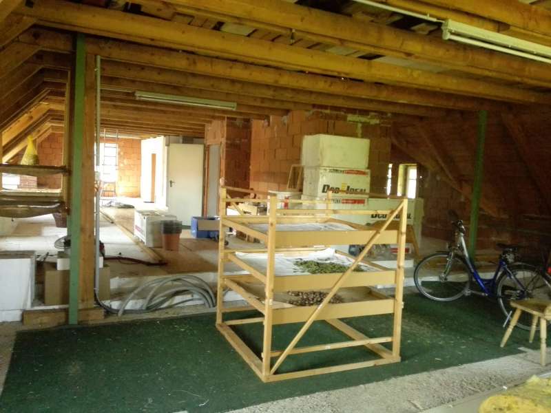 BAU.DE / BAU-Forum: 1. Bild zu Frage "Dachbodenausbau 180m&sup2;: Kosten f&uuml;r Wohnung mit Bad, K&uuml;che & Heizung? Angebotspreise" im BAU-Forum "Modernisierung / Sanierung / Bausch&auml;den"