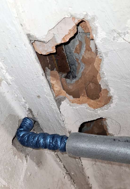 BAU.DE / BAU-Forum: 2. Bild zu Frage "Kappendecke besch&auml;digt: Stabilit&auml;t gef&auml;hrdet? Reparatur mit Schnellzement m&ouml;glich?" im BAU-Forum "Modernisierung / Sanierung / Bausch&auml;den"