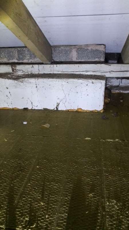 BAU.DE / BAU-Forum: 2. Bild zu Frage "Risse in Decke/Wand: Ursachen, Bewertung & Sanierung bei Massivbau (Bj. 1968)?" im BAU-Forum "Modernisierung / Sanierung / Bausch&auml;den"