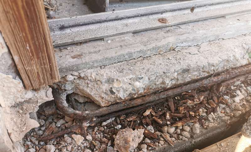 BAU.DE / BAU-Forum: 3. Bild zu Frage "Bewehrung Korrosion Fertiggarage sanieren: Anleitung, Kosten & Folgesch&auml;den vermeiden?" im BAU-Forum "Modernisierung / Sanierung / Bausch&auml;den"