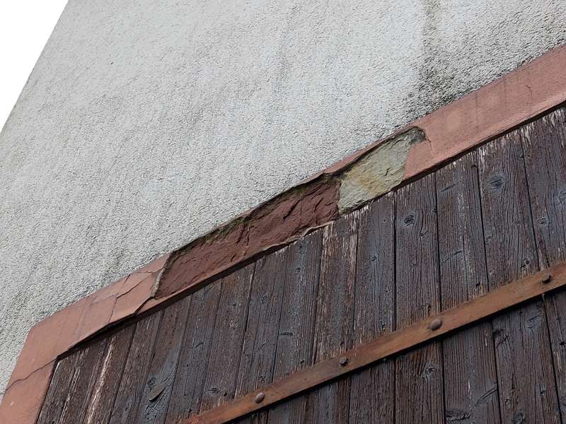 BAU.DE / BAU-Forum: 1. Bild zu Frage "Sandsteinverputz Reparatur: Ursachen, Material & Anleitung zur Sanierung?" im BAU-Forum "Modernisierung / Sanierung / Bausch&auml;den"