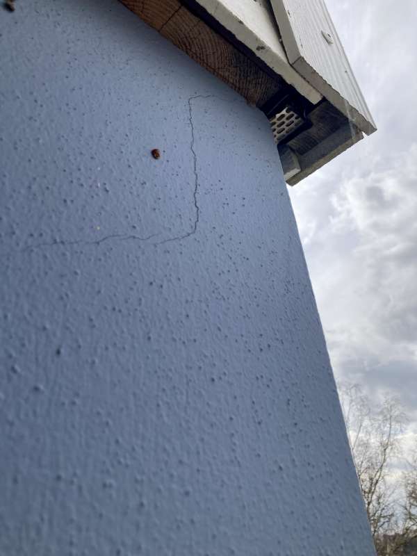 BAU.DE / BAU-Forum: 3. Bild zu Frage "Risse im Au&szlig;enputz am Hanghaus nach 8 Jahren" im BAU-Forum "Modernisierung / Sanierung / Bausch&auml;den"