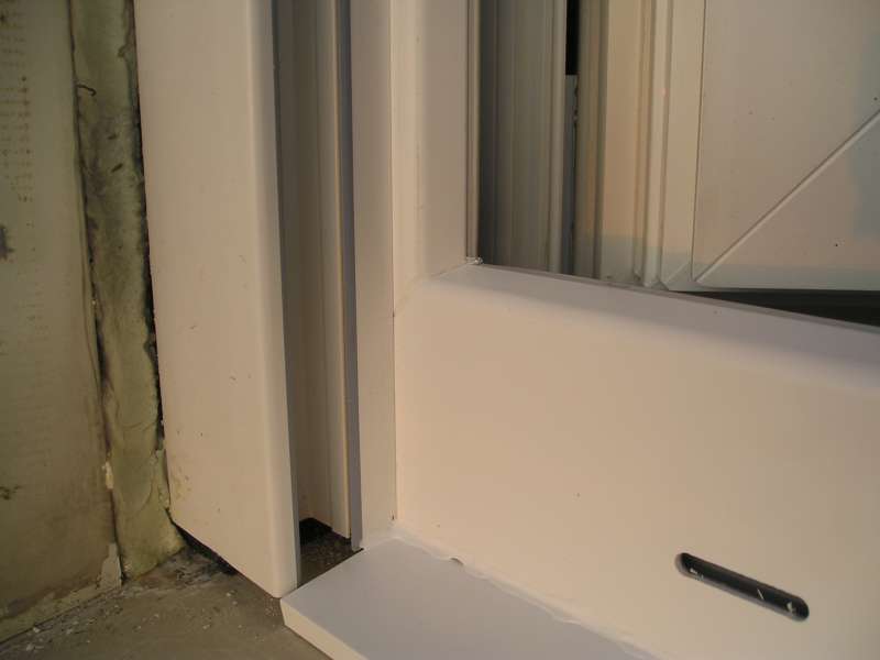 BAU.DE / BAU-Forum: 2. Bild zu Frage "M&auml;ngel nach Einbau von neuen Fenstern durch Fachfirma im Altbau" im BAU-Forum "Modernisierung / Sanierung / Bausch&auml;den"