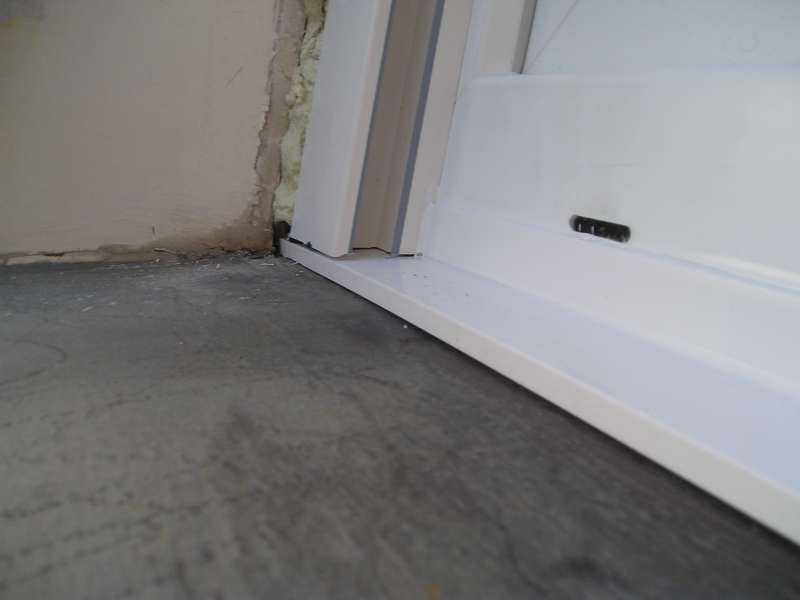 BAU.DE / BAU-Forum: 3. Bild zu Frage "M&auml;ngel nach Einbau von neuen Fenstern durch Fachfirma im Altbau" im BAU-Forum "Modernisierung / Sanierung / Bausch&auml;den"