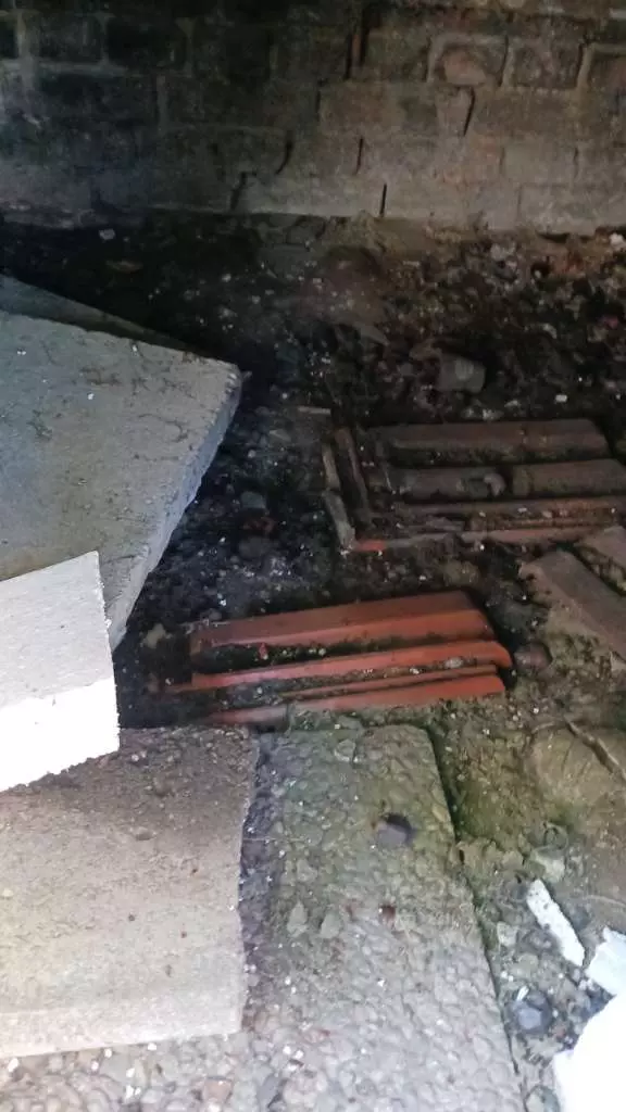 BAU.DE / BAU-Forum: 2. Bild zu Frage "&Ouml;ffnung im Sockel schlie&szlig;en" im BAU-Forum "Modernisierung / Sanierung / Bausch&auml;den"