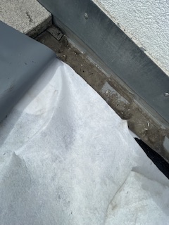 BAU.DE / BAU-Forum: 4. Bild zu Frage "Aufbau Balkon" im BAU-Forum "Modernisierung / Sanierung / Bausch&auml;den"