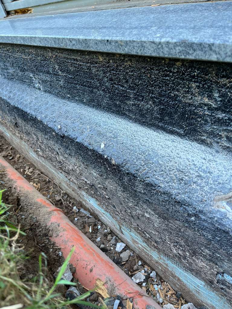 BAU.DE / BAU-Forum: 2. Bild zu Frage "Wassereintragung an 1. Steinreihe in mehrern Zimmern - Leckageorter &uuml;berfragt :-/" im BAU-Forum "Modernisierung / Sanierung / Bausch&auml;den"