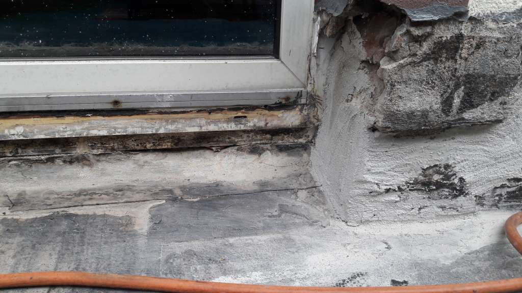 BAU.DE / BAU-Forum: 5. Bild zu Antwort "Loggia Sanierung: Variante B &ndash; Komplettsanierung mit Drainrinne" auf die Frage "Loggia Sanierung: Aufbau, Abdichtungsprobleme & korrekte Ausf&uuml;hrung &ndash; Reihenfolge der Gewerke?" im BAU-Forum "Modernisierung / Sanierung / Bausch&auml;den"