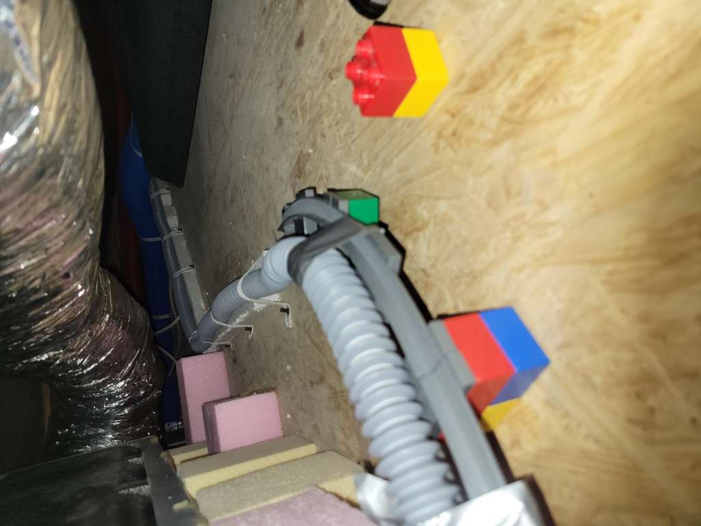 BAU.DE / BAU-Forum: 3. Bild zu Antwort "Bilder zum besseren Verst&auml;ndnis Siphon" auf die Frage "Siphon f&uuml;r Bel&uuml;ftungsanlage: Ist diese Rohrform als Siphon geeignet? Tipps & Ratgeber" im BAU-Forum "Modernisierung / Sanierung / Bausch&auml;den"