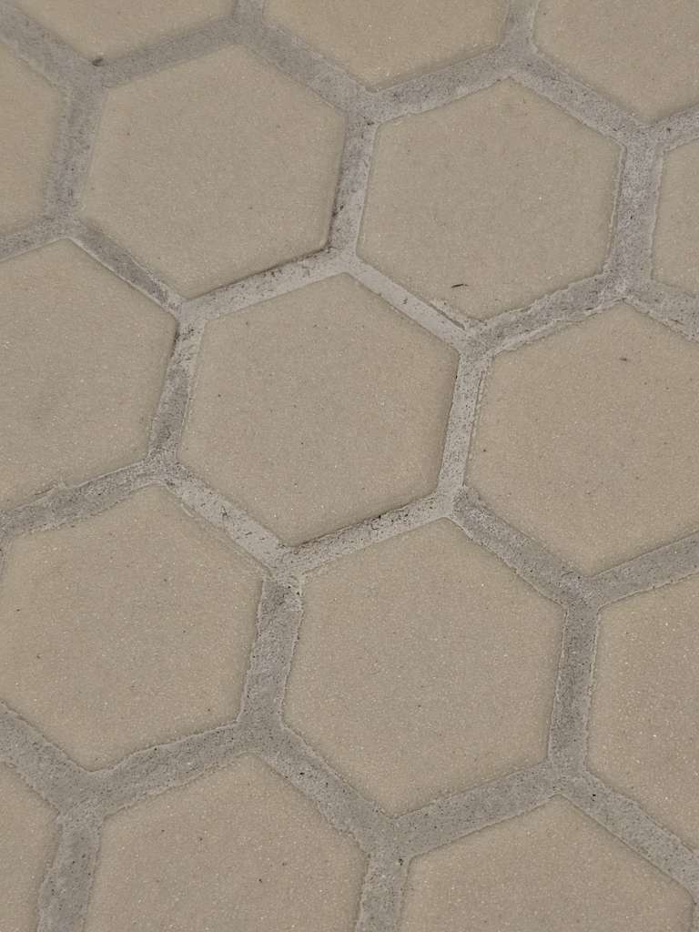 BAU.DE / BAU-Forum: 3. Bild zu Frage "wei&szlig;licher Schleier auf Fliesen nach dem Verfugen" im BAU-Forum "Modernisierung / Sanierung / Bausch&auml;den"