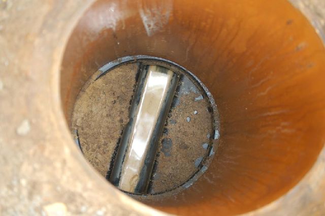 BAU.DE / BAU-Forum: 1. Bild zu Frage "Kontrollschacht verformt: Ursachen, Risiken & Sanierungsm&ouml;glichkeiten?" im BAU-Forum "Tiefbau und Spezialtiefbau"