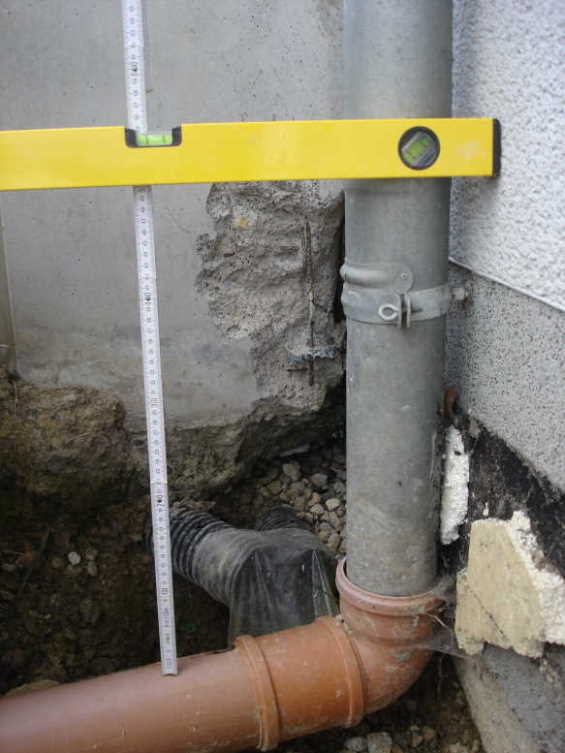 BAU.DE / BAU-Forum: 3. Bild zu Antwort "Bodenplatte vertikal abdichten &ndash; Methoden und Materialien" auf die Frage "Bodenplatte Vertikalabdichtung: Methoden, Materialien & Kosten im &Uuml;berblick" im BAU-Forum "Tiefbau und Spezialtiefbau"