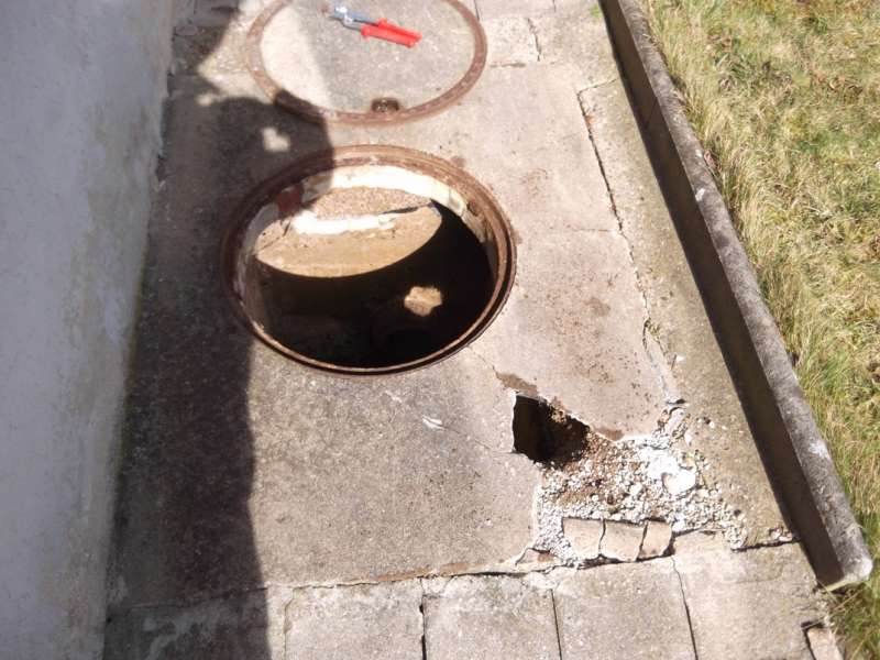 BAU.DE / BAU-Forum: 1. Bild zu Frage "Grubenschacht: Neue Deckelplatte betonieren oder zusch&uuml;tten?" im BAU-Forum "Tiefbau und Spezialtiefbau"