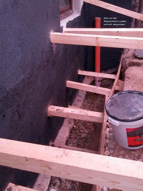 BAU.DE / BAU-Forum: 1. Bild zu Antwort "Bilder zur Erg&auml;nzung" auf die Frage "Kellerabdichtung mit KMB: Fundament & Bodenplatte abdichten? Kosten, Risiken & Anleitung" im BAU-Forum "Tiefbau und Spezialtiefbau"