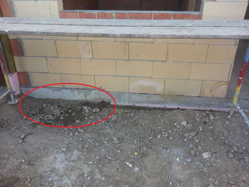 BAU.DE / BAU-Forum: 2. Bild zu Frage "Fehlende Perimeterd&auml;mmung?" im BAU-Forum "Tiefbau und Spezialtiefbau"