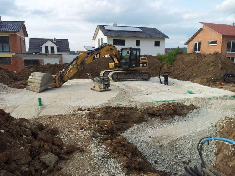 BAU.DE / BAU-Forum: 5. Bild zu Frage "Bodenplatte zu dünn: Erkennung von Pfusch, Risiken & Sanierungskosten?" im BAU-Forum "Tiefbau und Spezialtiefbau" BAU.DE / BAU-Forum: 5. Bild zu Frage "Bodenplatte zu dünn: Erkennung von Pfusch, Risiken & Sanierungskosten?" im BAU-Forum "Tiefbau und Spezialtiefbau"