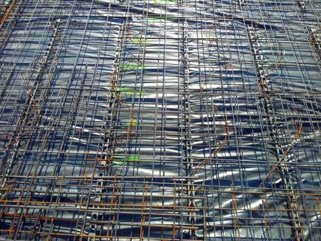 BAU.DE / BAU-Forum: 3. Bild zu Antwort "Dank für Antwort zur Bodenplatte: Betondeckung & Statik" auf die Frage "Bodenplatte zu dünn: Erkennung von Pfusch, Risiken & Sanierungskosten?" im BAU-Forum "Tiefbau und Spezialtiefbau" BAU.DE / BAU-Forum: 3. Bild zu Antwort "Dank für Antwort zur Bodenplatte: Betondeckung & Statik" auf die Frage "Bodenplatte zu dünn: Erkennung von Pfusch, Risiken & Sanierungskosten?" im BAU-Forum "Tiefbau und Spezialtiefbau"