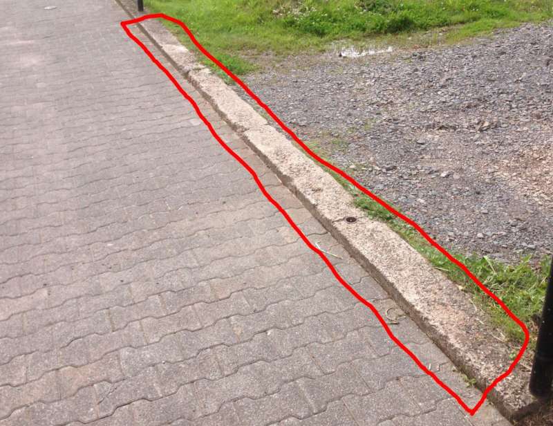 BAU.DE / BAU-Forum: 1. Bild zu Frage "Wie kann ich ca. 5 cm einer Mauer "abfr&auml;sen"?" im BAU-Forum "Tiefbau und Spezialtiefbau"