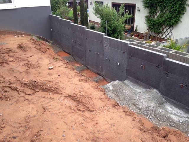 BAU.DE / BAU-Forum: 2. Bild zu Frage "L-Steine und Wasser" im BAU-Forum "Tiefbau und Spezialtiefbau" BAU.DE / BAU-Forum: 2. Bild zu Frage "L-Steine und Wasser" im BAU-Forum "Tiefbau und Spezialtiefbau"