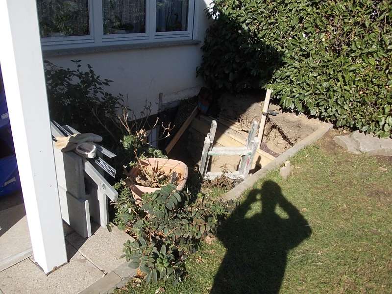 BAU.DE / BAU-Forum: 1. Bild zu Frage "17,5 cm Schalungssteine für 1,8 m hohe hinterfüllte Gartenmauer ausreichend?" im BAU-Forum "Tiefbau und Spezialtiefbau" BAU.DE / BAU-Forum: 1. Bild zu Frage "17,5 cm Schalungssteine für 1,8 m hohe hinterfüllte Gartenmauer ausreichend?" im BAU-Forum "Tiefbau und Spezialtiefbau"