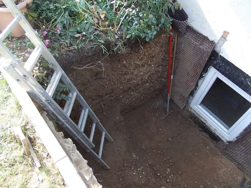 BAU.DE / BAU-Forum: 3. Bild zu Frage "17,5 cm Schalungssteine für 1,8 m hohe hinterfüllte Gartenmauer ausreichend?" im BAU-Forum "Tiefbau und Spezialtiefbau" BAU.DE / BAU-Forum: 3. Bild zu Frage "17,5 cm Schalungssteine für 1,8 m hohe hinterfüllte Gartenmauer ausreichend?" im BAU-Forum "Tiefbau und Spezialtiefbau"