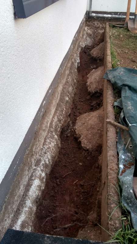 BAU.DE / BAU-Forum: 1. Bild zu Frage "Sanierung ab Bodenplatte und Sockel Hang-Untergeschoss" im BAU-Forum "Tiefbau und Spezialtiefbau" BAU.DE / BAU-Forum: 1. Bild zu Frage "Sanierung ab Bodenplatte und Sockel Hang-Untergeschoss" im BAU-Forum "Tiefbau und Spezialtiefbau"