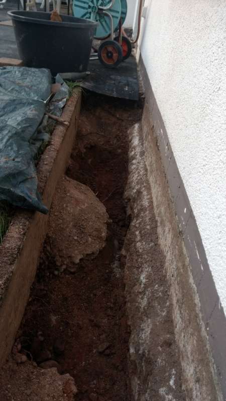 BAU.DE / BAU-Forum: 3. Bild zu Frage "Sanierung ab Bodenplatte und Sockel Hang-Untergeschoss" im BAU-Forum "Tiefbau und Spezialtiefbau" BAU.DE / BAU-Forum: 3. Bild zu Frage "Sanierung ab Bodenplatte und Sockel Hang-Untergeschoss" im BAU-Forum "Tiefbau und Spezialtiefbau"