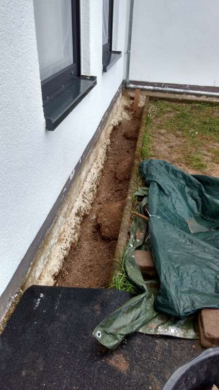 BAU.DE / BAU-Forum: 3. Bild zu Antwort "Weiteres Bildmaterial" auf die Frage "Hang-Untergeschoss sanieren: Abdichtung, Bodenplatte & Sockel – Vorgehen, Kosten & Materialien?" im BAU-Forum "Tiefbau und Spezialtiefbau" BAU.DE / BAU-Forum: 3. Bild zu Antwort "Weiteres Bildmaterial" auf die Frage "Hang-Untergeschoss sanieren: Abdichtung, Bodenplatte & Sockel – Vorgehen, Kosten & Materialien?" im BAU-Forum "Tiefbau und Spezialtiefbau"