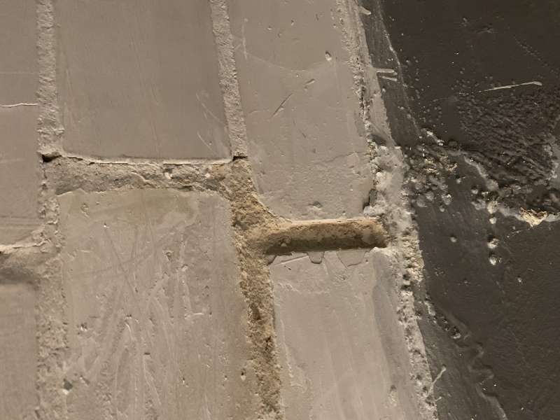 BAU.DE / BAU-Forum: 2. Bild zu Antwort "Feuchtigkeitsschäden: Mörtel löst sich – Neue Bilder der Wand!" auf die Frage "Kellerwand abdichten: Ursachen, Kosten & Risiken bei Reihenhaus von 1971?" im BAU-Forum "Tiefbau und Spezialtiefbau" BAU.DE / BAU-Forum: 2. Bild zu Antwort "Feuchtigkeitsschäden: Mörtel löst sich – Neue Bilder der Wand!" auf die Frage "Kellerwand abdichten: Ursachen, Kosten & Risiken bei Reihenhaus von 1971?" im BAU-Forum "Tiefbau und Spezialtiefbau"