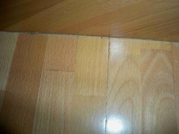 BAU.DE / BAU-Forum: 4. Bild zu Antwort "Bilder" auf die Frage "Holztreppe gerissen: Ursachen, Reparatur & Sicherheit bei Leimholz-Treppen?" im BAU-Forum "Treppen, Rampen, Leitern"