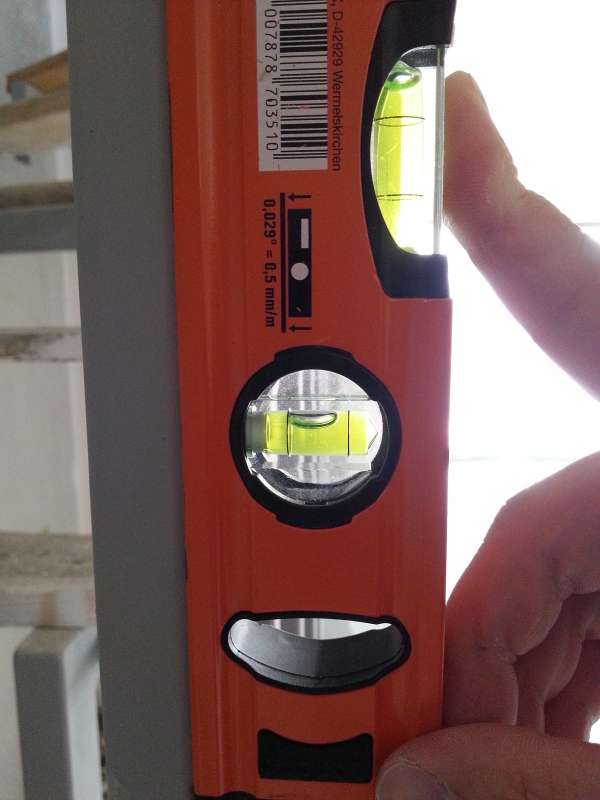 BAU.DE / BAU-Forum: 1. Bild zu Frage "ist das noch gerade?" im BAU-Forum "Treppen, Rampen, Leitern"