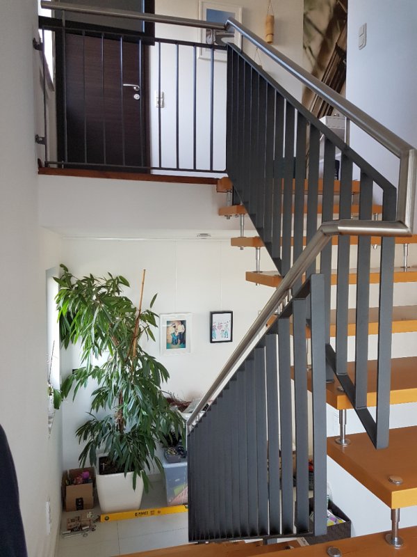 BAU.DE / BAU-Forum: 2. Bild zu Antwort "Tragsystem" auf die Frage "Freitragende Bolzentreppe ausrichten: Ursachen, Absenkung beheben & Anleitung" im BAU-Forum "Treppen, Rampen, Leitern"