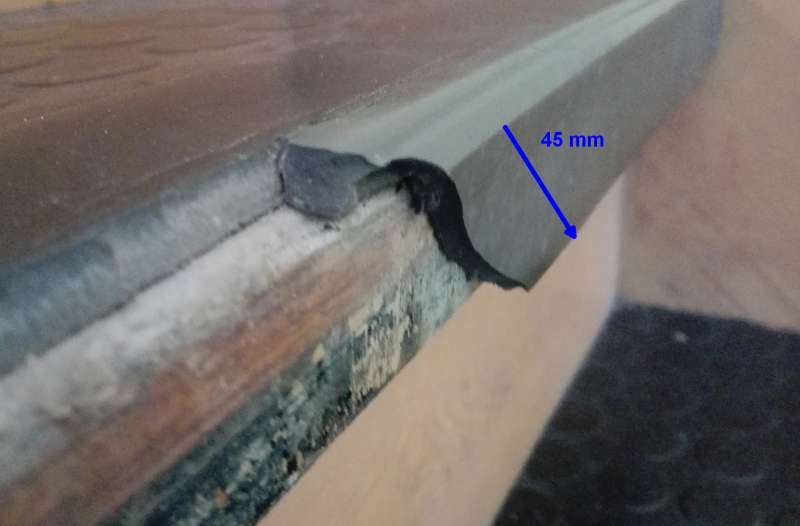 BAU.DE / BAU-Forum: 3. Bild zu Frage "Treppenkanten-Reparatur: PVC-Noppenboden l&ouml;sen oder nur besch&auml;digtes Profil ersetzen? Kosten & Risiken" im BAU-Forum "Treppen, Rampen, Leitern"