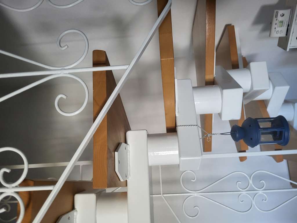 BAU.DE / BAU-Forum: 2. Bild zu Frage "Vibrierende Wendeltreppe: Handlauf stabilisieren ohne Wand&ouml;ffnung?" im BAU-Forum "Treppen, Rampen, Leitern"