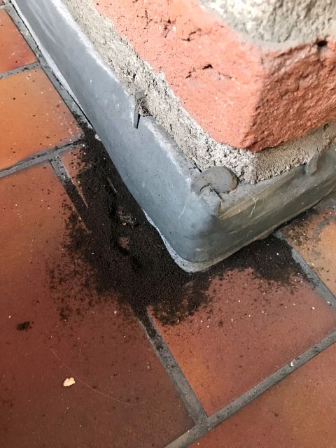 BAU.DE / BAU-Forum: 1. Bild zu Frage "Kaffeepulverartige Krümel auf Loggia: Ursachen, Gefahren & Beseitigung?" im BAU-Forum "Wer hat Erfahrung mit" BAU.DE / BAU-Forum: 1. Bild zu Frage "Kaffeepulverartige Krümel auf Loggia: Ursachen, Gefahren & Beseitigung?" im BAU-Forum "Wer hat Erfahrung mit"