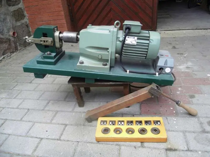 BAU.DE / BAU-Forum: 1. Bild zu Frage "Elektrischer Bleizug f&uuml;r Bleiglasfenster: Aktueller Einsatz, Wert & Verkauf?" im BAU-Forum "Das richtige Werkzeug"