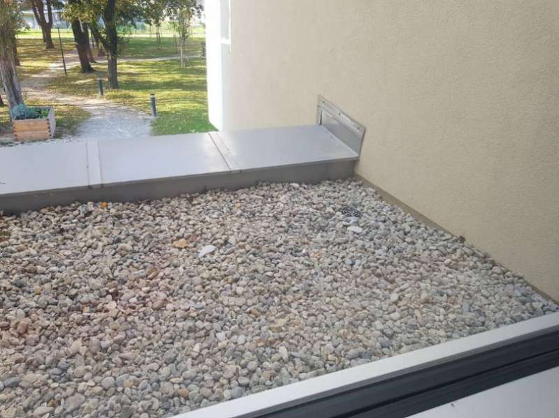 BAU.DE / BAU-Forum: 1. Bild zu Antwort "Vordach Entw&auml;sserung: Not&uuml;berlauf bei Eigentum &ndash; Bilder!" auf die Frage "Gann Hydromette BL Compact B: Messwerte bei Stahlbeton &ndash; Interpretation und Folgema&szlig;nahmen?" im BAU-Forum "Das richtige Werkzeug"