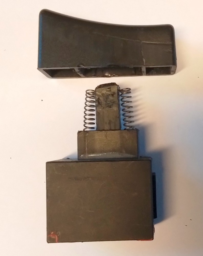 BAU.DE / BAU-Forum: 2. Bild zu Antwort "Ein-/Aus-Schalter Reparatur: Bilder zur Funktion &ndash; Selbsterkl&auml;rend!" auf die Frage "Schlagbohrmaschine Ein-/Aus-Schalter defekt: Ursachen, Reparatur & Fehlersuche?" im BAU-Forum "Das richtige Werkzeug"