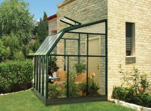 BAU.DE / BAU-Forum: 1. Bild zu Frage "Anlehngewächshaus aus Kunststoff: Baugenehmigung erforderlich? Kosten, Maße & Montage" im BAU-Forum "Wintergarten" BAU.DE / BAU-Forum: 1. Bild zu Frage "Anlehngewächshaus aus Kunststoff: Baugenehmigung erforderlich? Kosten, Maße & Montage" im BAU-Forum "Wintergarten"