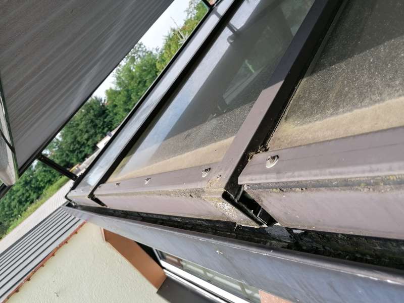 BAU.DE / BAU-Forum: 2. Bild zu Frage "Wintergarten Dachdichtung erneuern: Anleitung, Material & Kosten für Glasdächer?" im BAU-Forum "Wintergarten" BAU.DE / BAU-Forum: 2. Bild zu Frage "Wintergarten Dachdichtung erneuern: Anleitung, Material & Kosten für Glasdächer?" im BAU-Forum "Wintergarten"