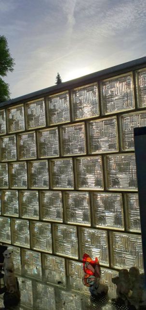 BAU.DE / BAU-Forum: 1. Bild zu Antwort "Terrassen&uuml;berdachung: Drohung vs. Nachbarrecht &ndash; Abstand beachten!" auf die Frage "Mauer entfernen nach 50 Jahren: &Uuml;berbau, Absturzsicherung & Bestandsschutz?" im BAU-Forum "Wohnungseigentum, Immobilien"