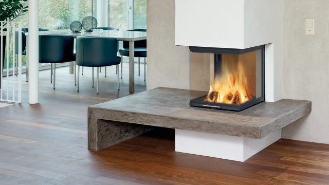 [ Zitat Anfang ] ...Er verzaubert mit seinem Flammenspiel und &uuml;berzeugt durch effiziente Feuertechnik mit hoher Heizleistung: Der moderne Heizkamin gibt zugleich Strahlungsw&auml;rme und Konvektionsw&auml;rme an den Raum ab. Die erw&auml;rmte Luft kann auch in Nachbarr&auml;ume geleitet werden und diese energiesparend mitheizen.... [ Zitat Ende ]