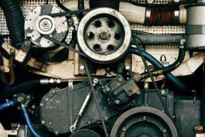 Aggregat bezieht sich auf eine Vorrichtung oder Maschine, die aus mehreren Einzelteilen besteht und zur Erzeugung von Energie oder anderen Prozessen verwendet wird.